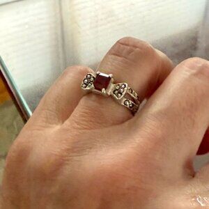 MARCASITE silver GARNET ring, 6 3/4